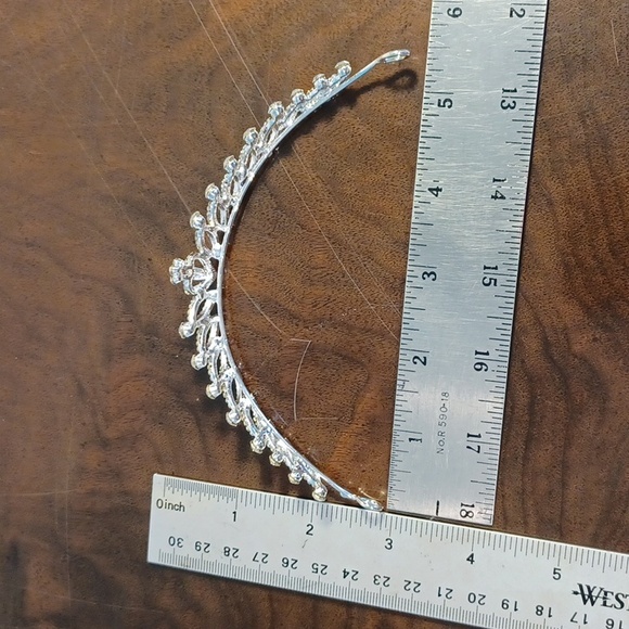 NEW. Bridal Headwear Tiera / Bride Wedding accessory 5729 - Picture 8 of 9